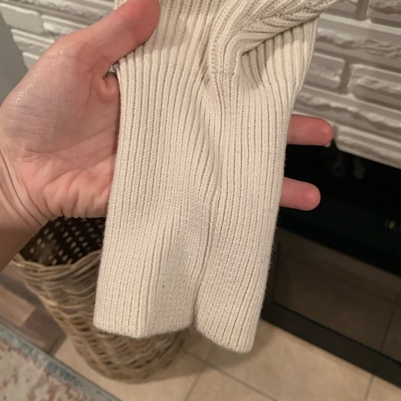 Free People Ribbed ALLURE Cream V-Neck Cozy Sweater Size Large - Picture 4 of 6
